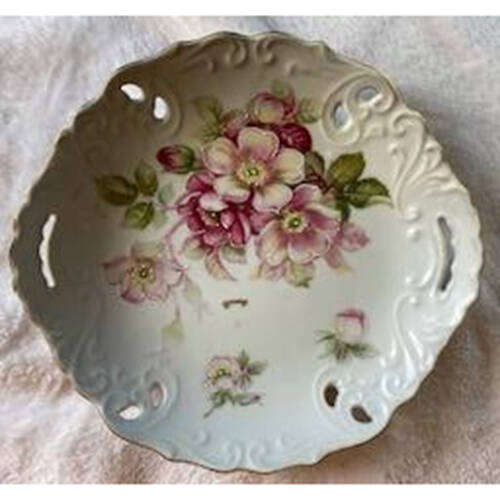 8063 Handled Cake Plate