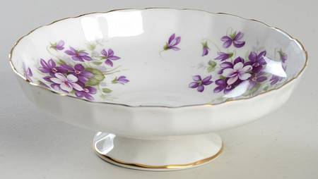 Violette Lavender Footed Bon Bon