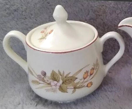 Autumn Berry Sugar Bowl & Lid