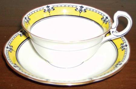A3724 Footed Cup & Saucer Set