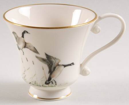 ABM4 Footed Cup