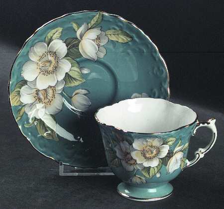 C1087 Footed Cup & Saucer Set