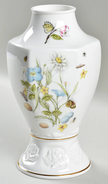Nature's Delights 11" Vase/Urn No Lid