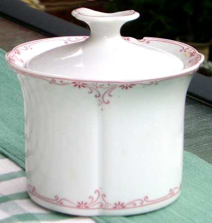 Floralis Red Sugar Bowl & Lid