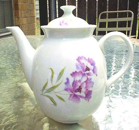 Corinna Teapot & Lid