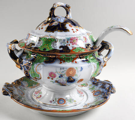 1255 Tureen & Lid w/Ladle & Underplate