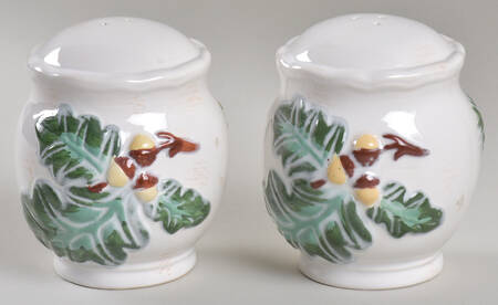 Vintage Pine Salt & Pepper Set