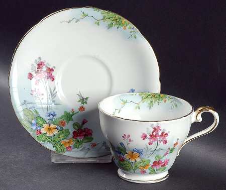 B5137-5 Footed Cup & Saucer Set