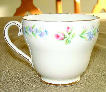 H611 Footed Cup