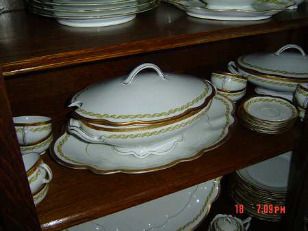 ALT367 Oval Tureen & Lid