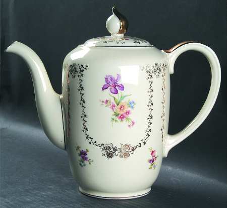 Jeanette Coffee Pot & Lid