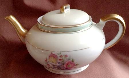 AHR601 Teapot & Lid