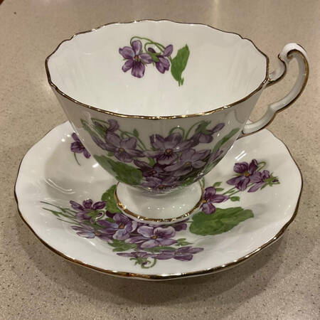 H642 Footed Cup & Saucer Set