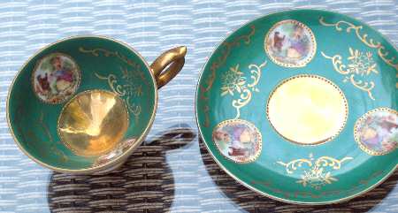 33-205 Footed Cup & Saucer Set