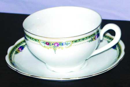 ALT410 Footed Cup & Saucer Set