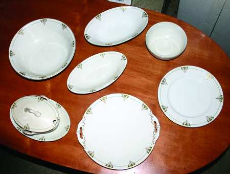 Thistle Handled Cake Plate