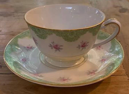 AIC28 Footed Cup & Saucer Set