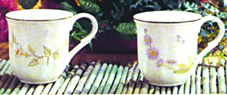 Lara's Garden (Scalloped) Mug