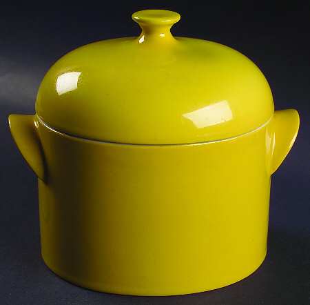 ARA106 1.5 Quart Oval Covered Casserole