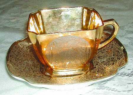ARZ150 Footed Cup & Saucer Set