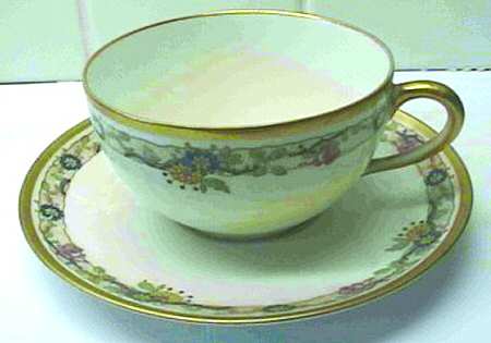 AHR652 Flat Cup & Saucer Set