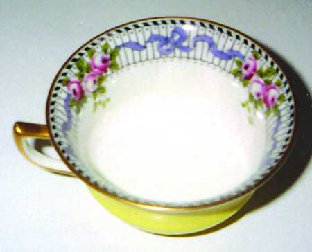 3107 Footed Cup