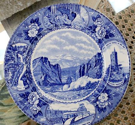 Souvenir Series Dinner Plate