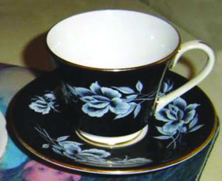 2762 Footed Cup & Saucer Set