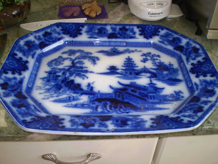 Tonquin (Flow Blue) 17" Oval Serving Platter