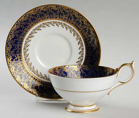 2539 Footed Cup & Saucer Set