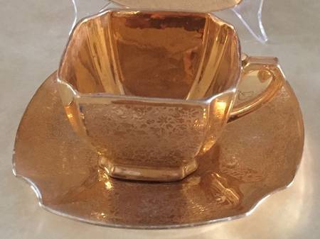 1253 Footed Cup & Saucer Set