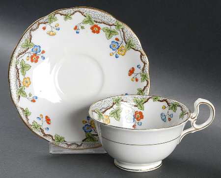 B466 Footed Cup & Saucer Set