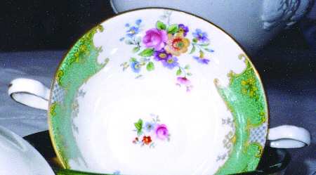 B436 Footed Cream Soup Bowl