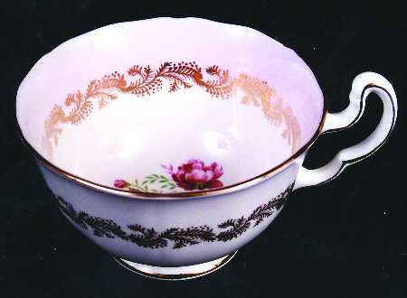 H574 Footed Cup