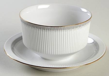 Larissa Gravy Boat with Attached Underplate
