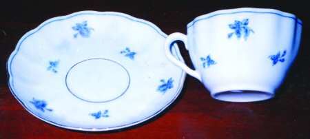 ARA116 Flat Cup & Saucer Set