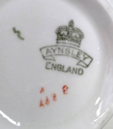 B1897 Footed Cup