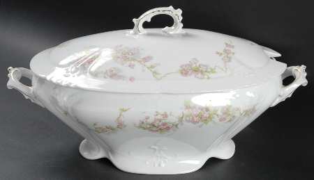 AUS357 Oval Tureen & Lid