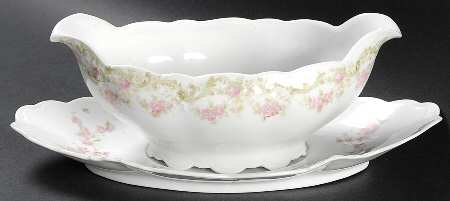 AUS357 Gravy Boat & Underplate