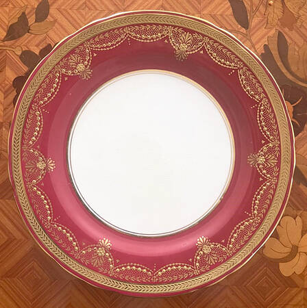 7321 Maroon Salad Plate
