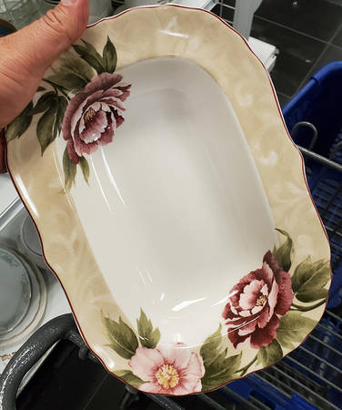 Chloe Cream 11" Oval Vegetable Bowl