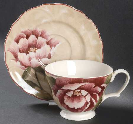 Chloe Cream Footed Cup & Saucer Set