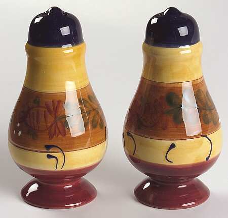 Romance 3 & 7 Hole Salt/Pepper Shaker Set