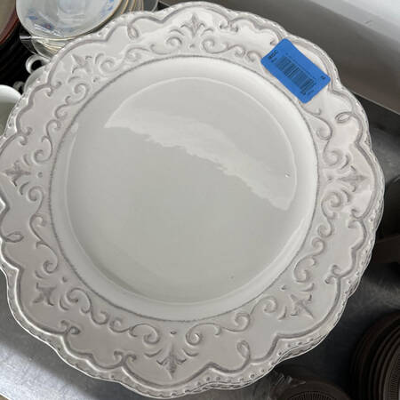 Scallop 13" Chop Plate (Round Platter)