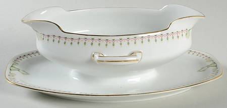 3070 Gravy Boat with Attached Underplate