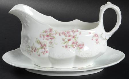 AUS364 Gravy Boat & Underplate