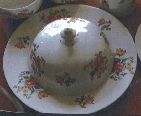 B4051 Muffin Dish & Lid