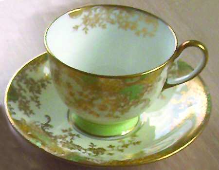B3077 Footed Cup & Saucer Set