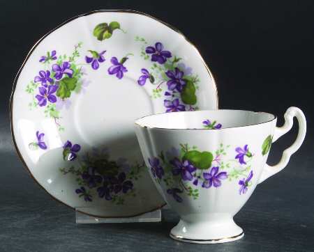 H899 Footed Cup & Saucer Set