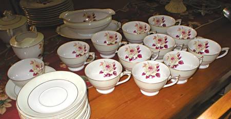 AIC30 Footed Cup & Saucer Set